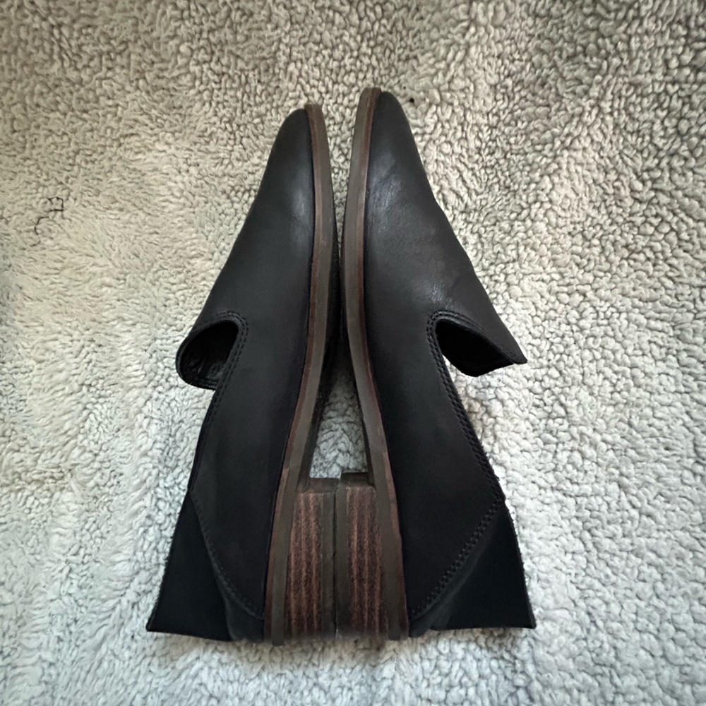 Lucky Brand black leather flat loafers